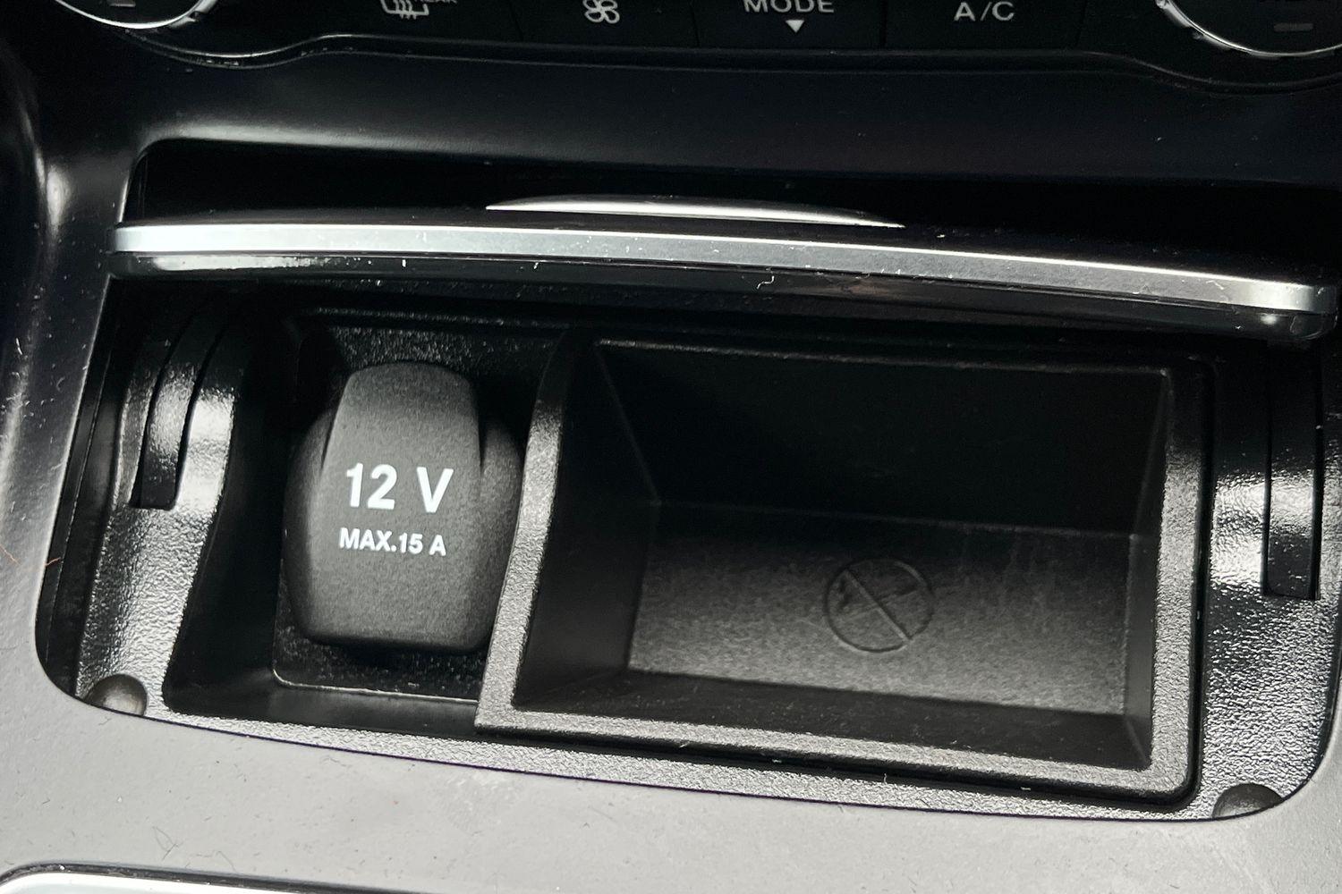 Mercedes-Benz CLA Photo 35
