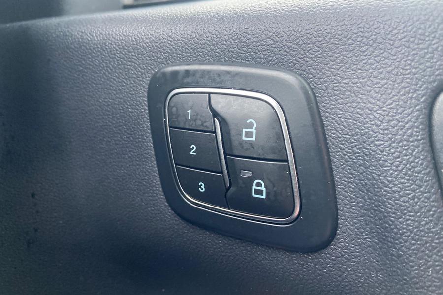 Ford Kuga Photo autoimg-8544ef73b52320e70d008a9c4584af446e094219.jpg