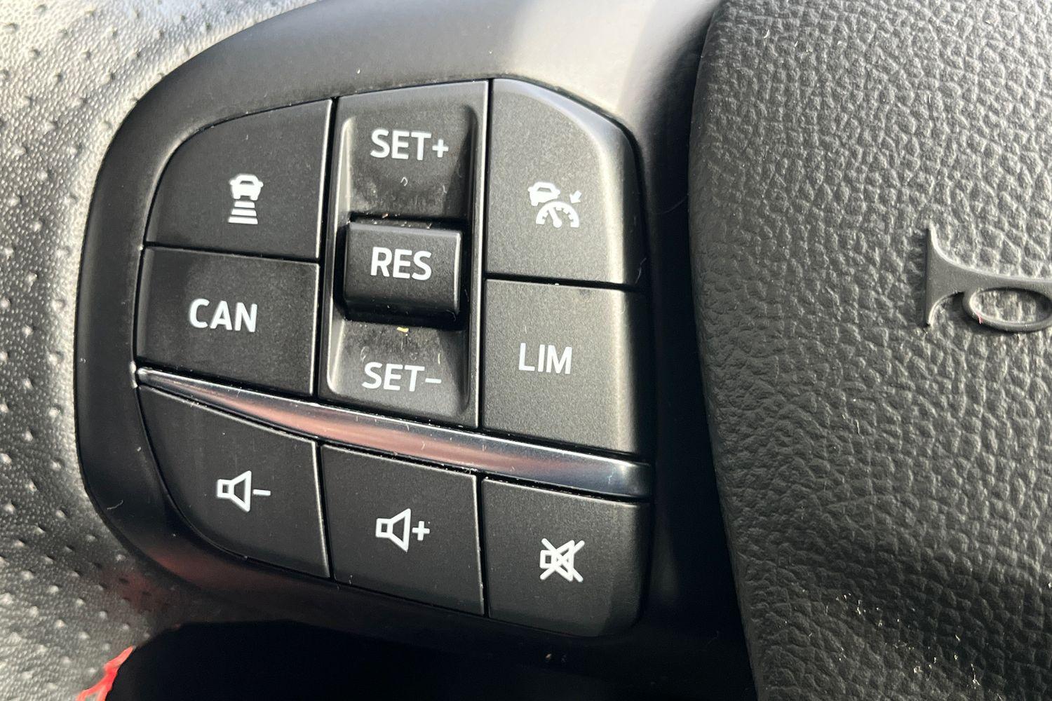 Ford FOCUS Photo 24