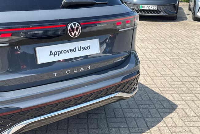 VOLKSWAGEN Tiguan Photo 21