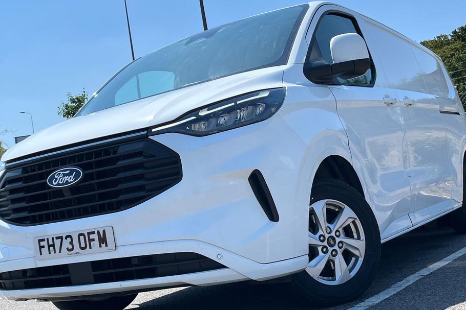 Used Ford TRANSIT CUSTOM FH73OFM 25