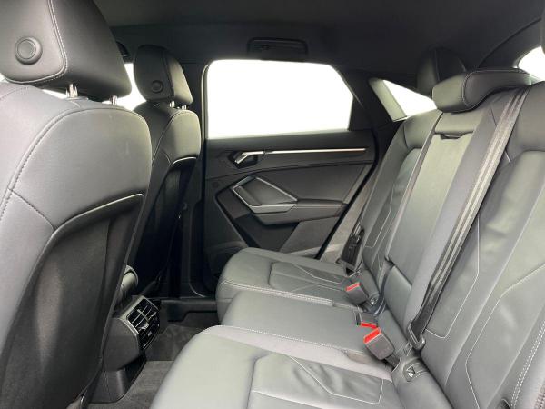 Audi Q3 Photo autoimg-85594b36959a19023daab33832087f5701bb1b9b.jpg
