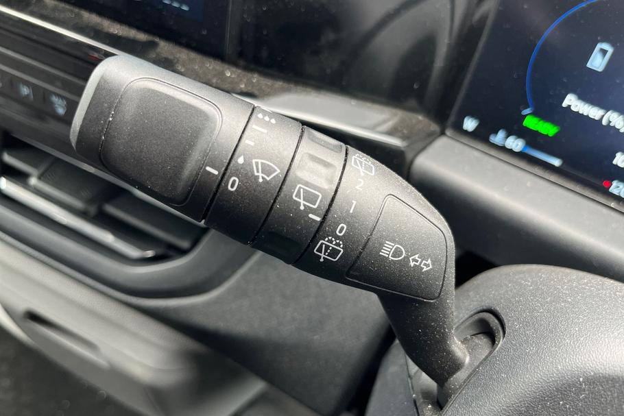 Used Ford TOURNEO CUSTOM WV26YCY 18