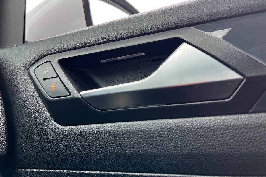 Volkswagen T-Roc Photo autoimg-855dc8782e654096bca08b2d6ae42d563b64c4cf.jpg