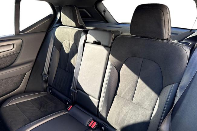 VOLVO Xc40 Photo 9