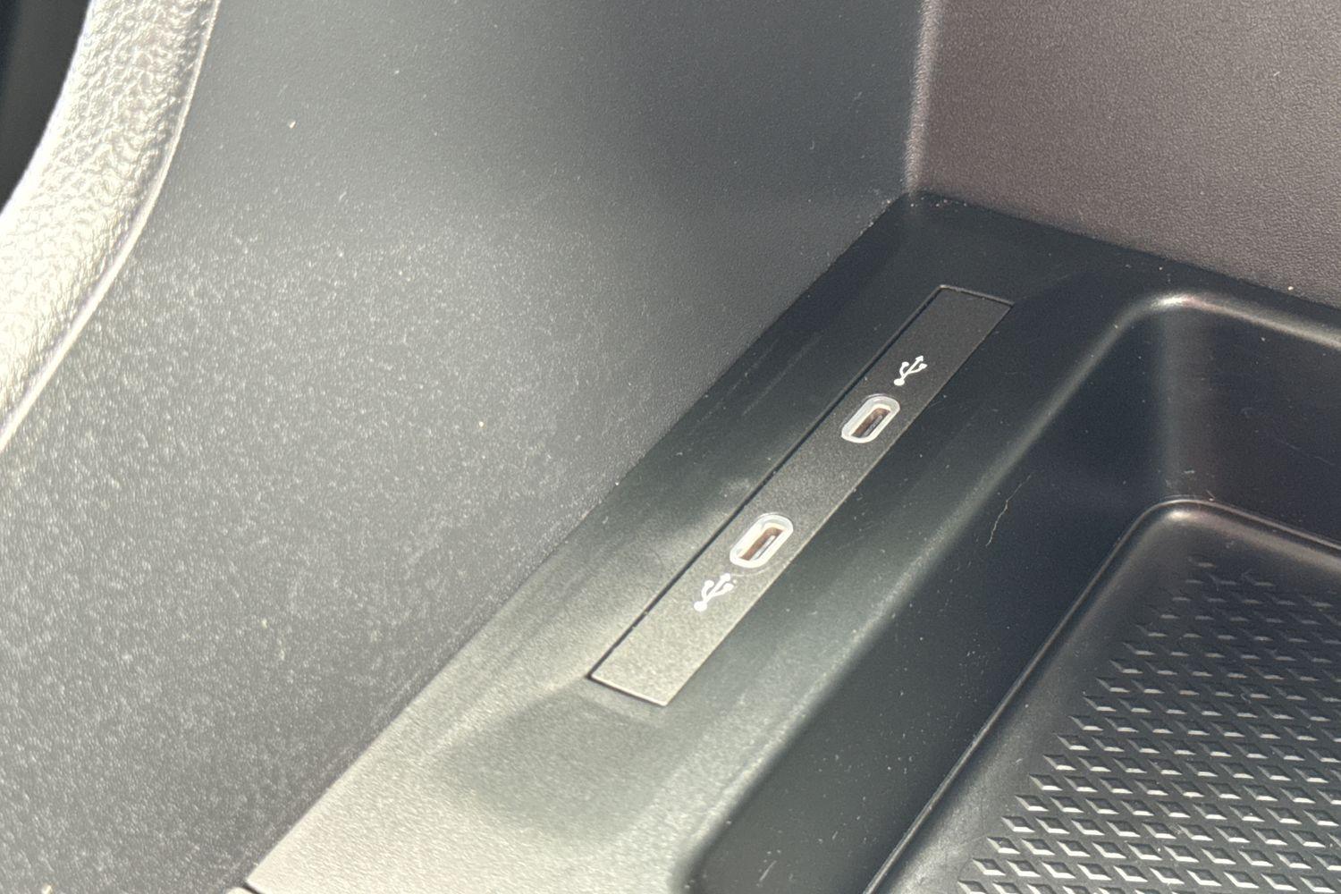Ford TRANSIT CONNECT Photo 20