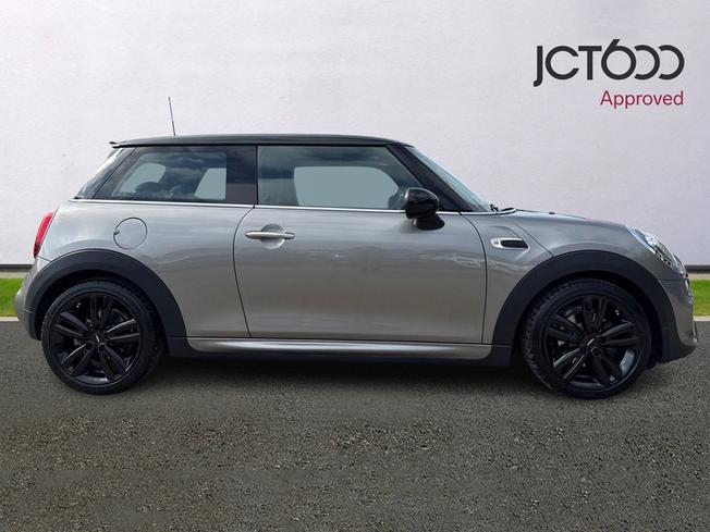 MINI Hatch Photo 4