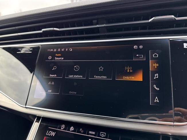AUDI Q7 Photo 42