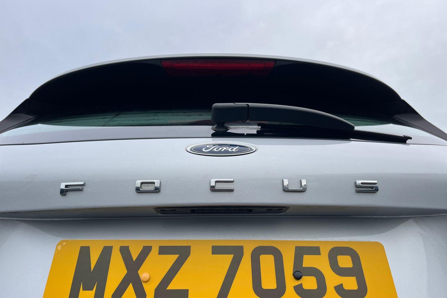 Ford FOCUS Photo 24