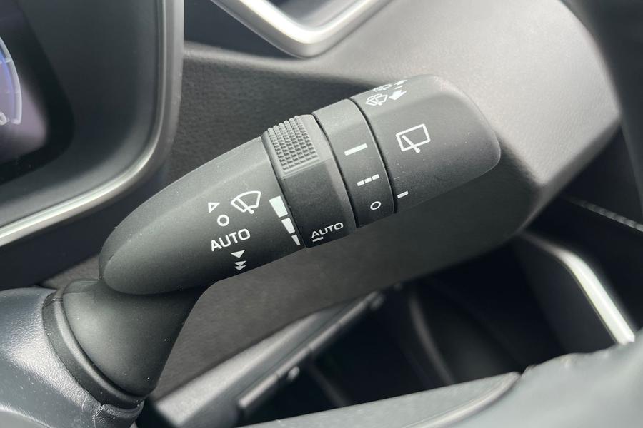 Toyota Corolla Photo autoimg-856a6b1b32f18a5527a88af36b8e422f6f7dd602.jpg