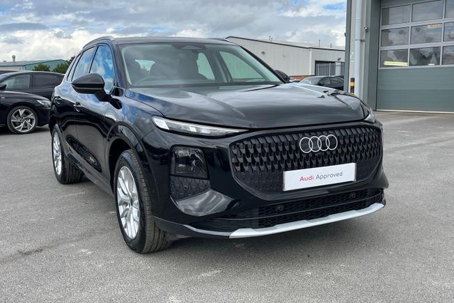 AUDI Q3 Photo 22