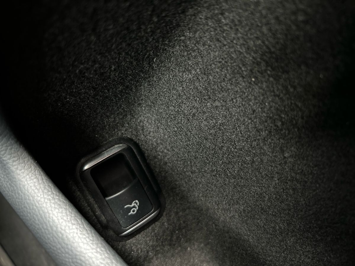 Mercedes-Benz CLS Photo 26