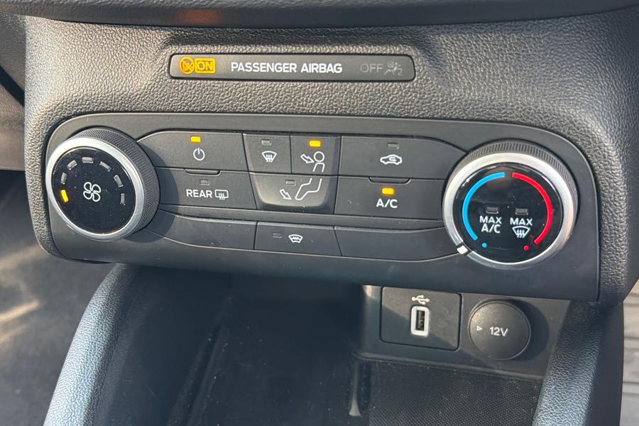 Ford FOCUS Photo autoimg-8572a8c0aa1d5ab6a1250db7f5d03a7c6fc9443d.jpg