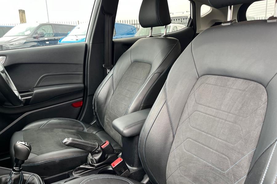 Ford Fiesta Photo autoimg-8579d54c4fe93f6cd8444955b331308cdd7c92d6.jpg