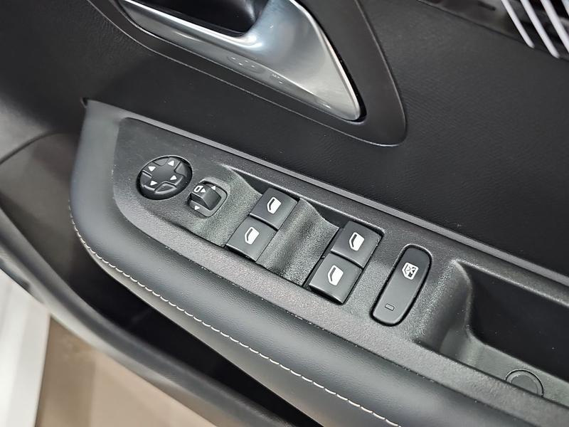 Used Peugeot E-208 YS24BXA 24