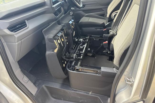 VOLKSWAGEN Transporter Photo 24