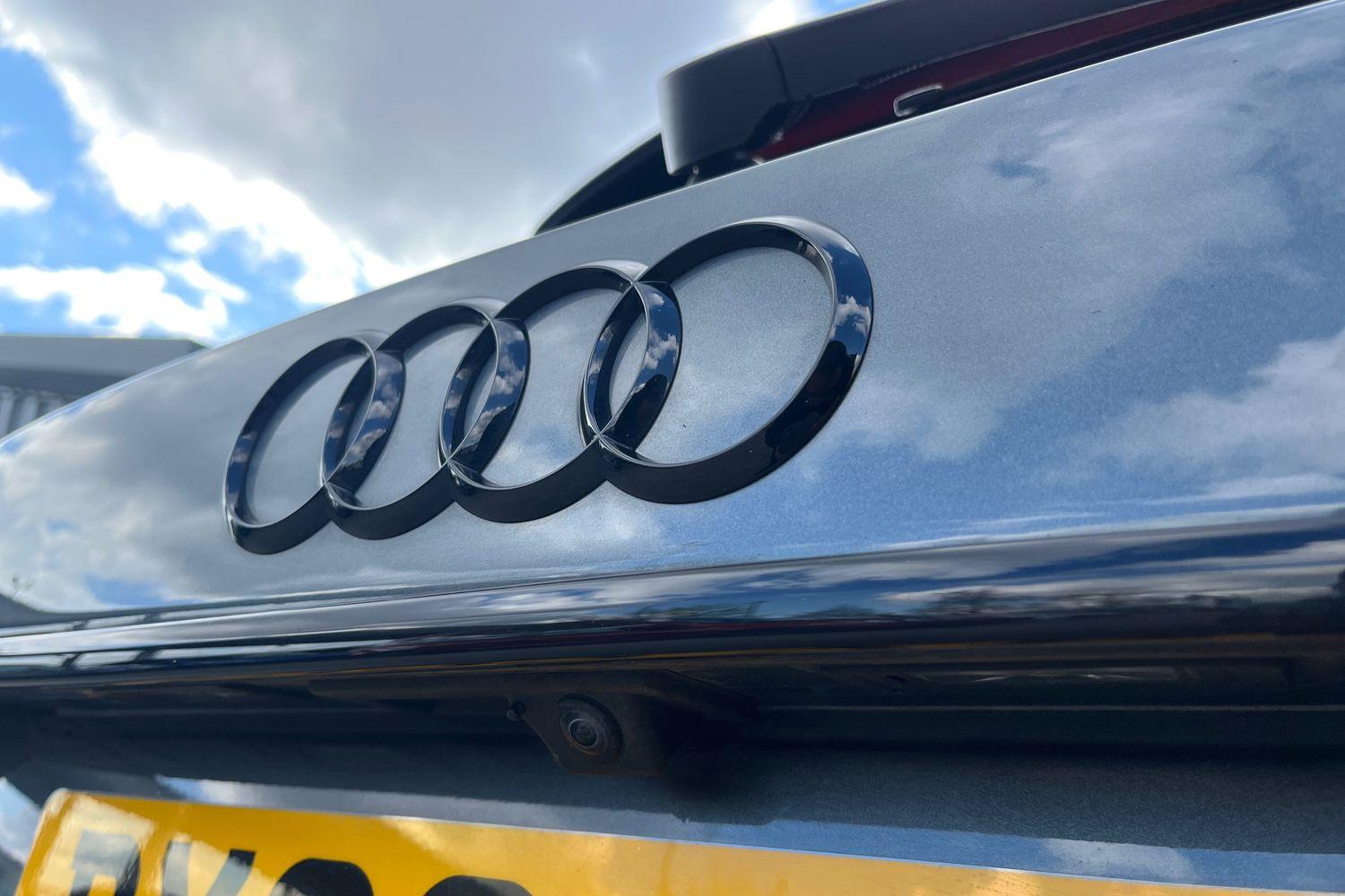 Audi A4 Photo 38