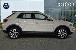 VOLKSWAGEN T-Roc Photo 4