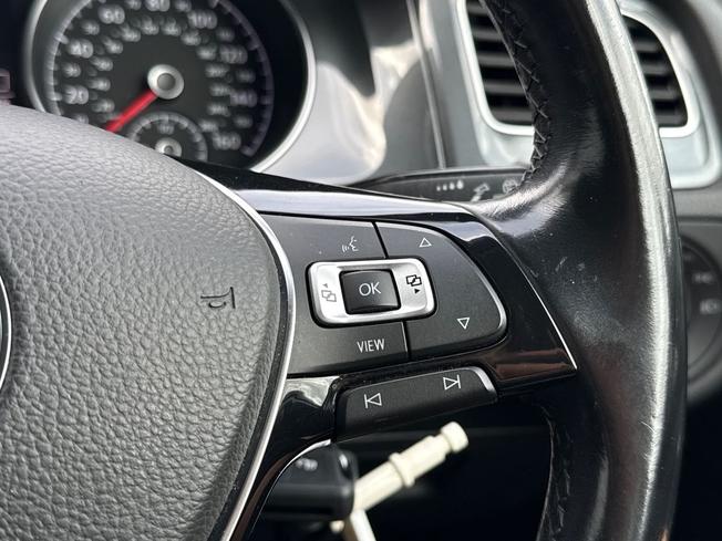 VOLKSWAGEN Golf Photo 17
