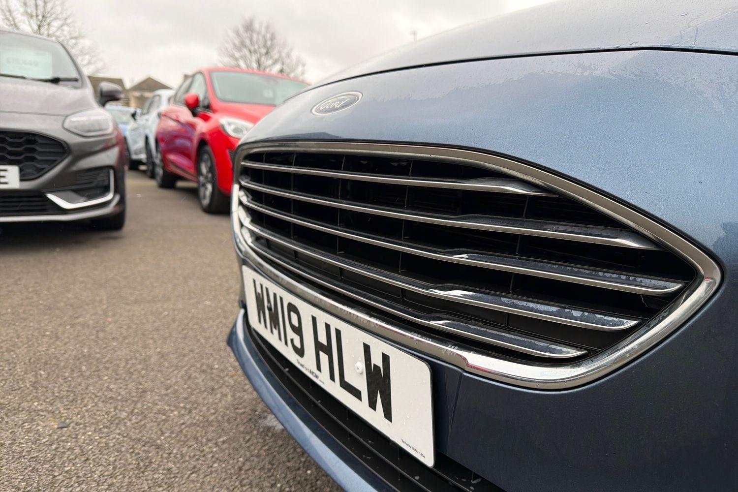 Ford FIESTA Photo 27