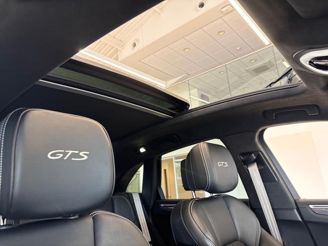 PORSCHE Macan Photo 28