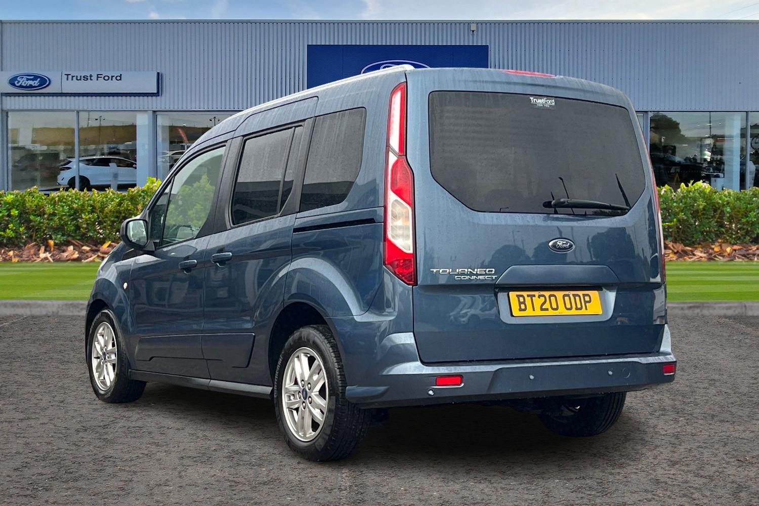 Ford TOURNEO CONNECT Photo 1