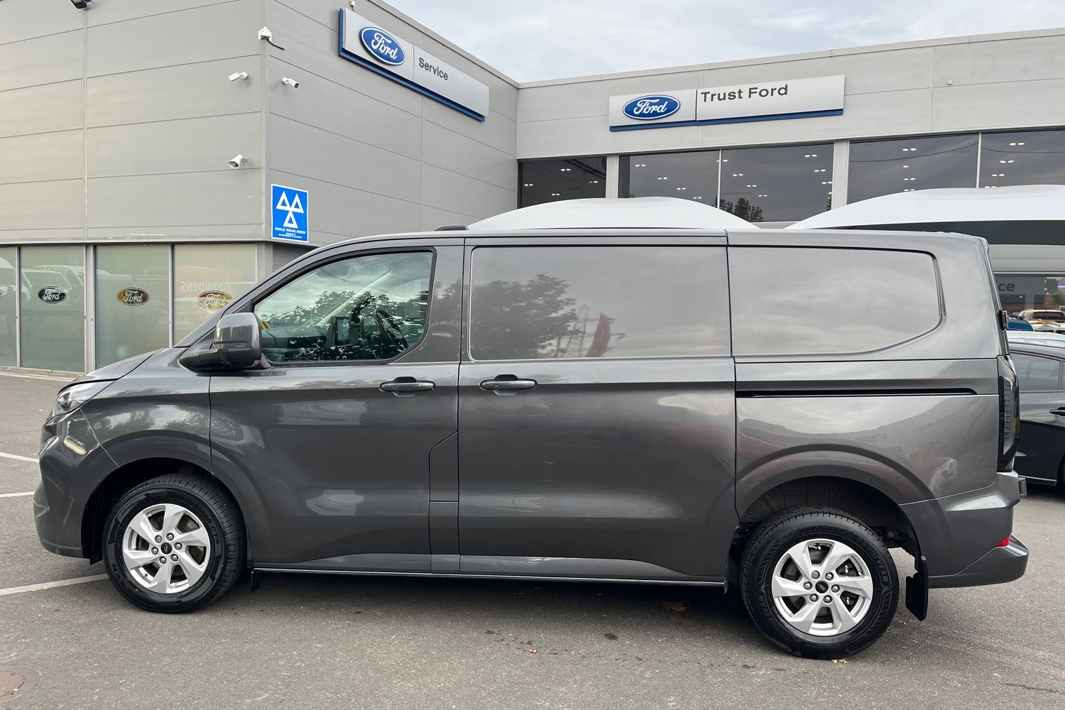 Ford TRANSIT CUSTOM Photo 32
