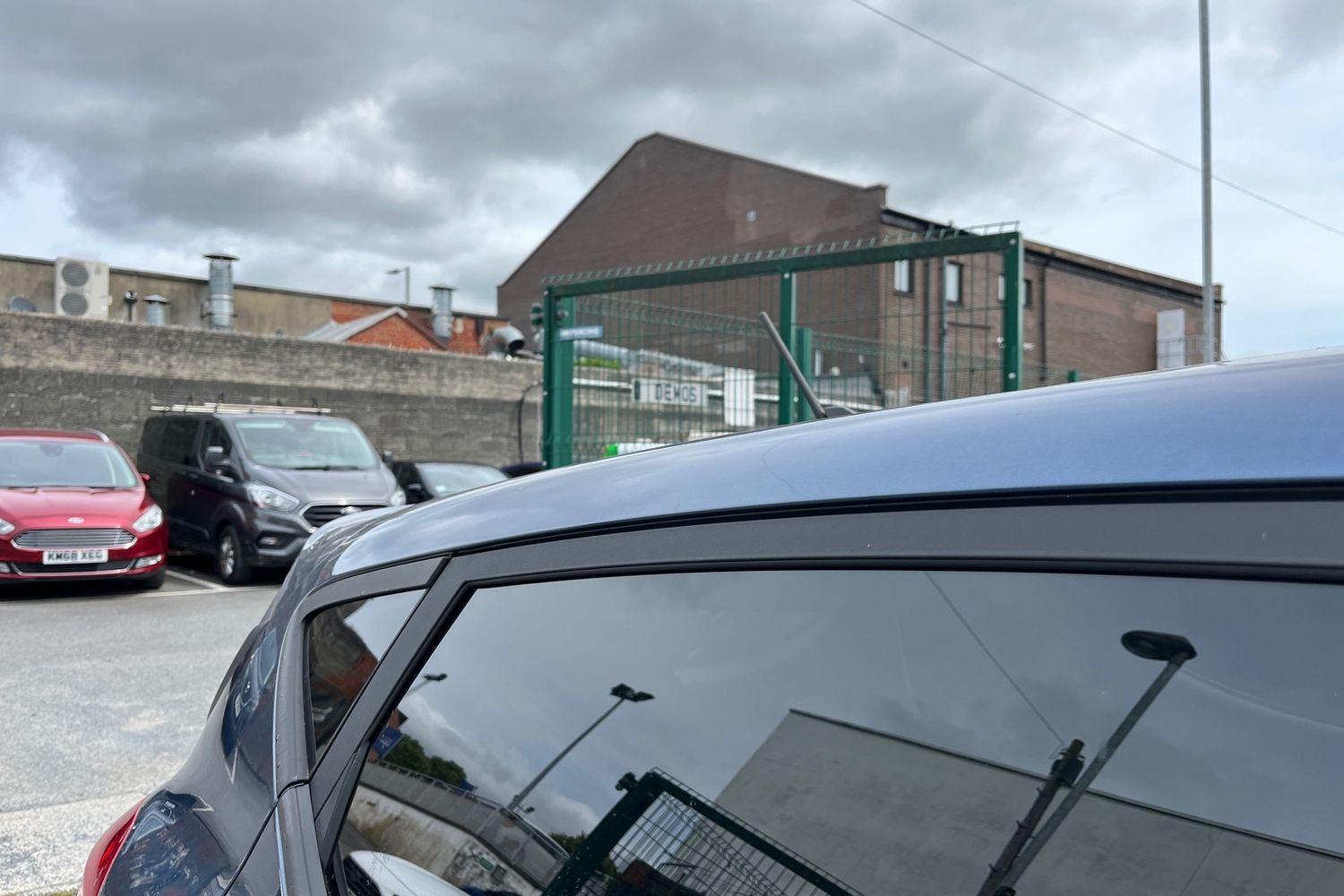 Ford FIESTA Photo 37