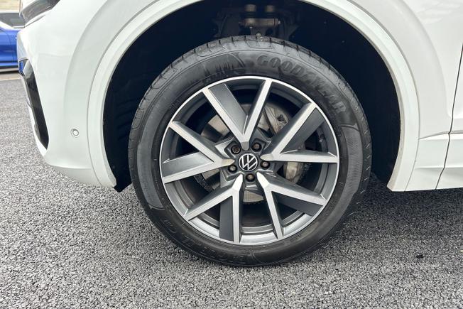 VOLKSWAGEN Touareg Photo 26