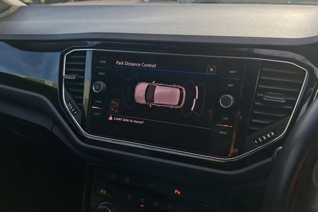 VOLKSWAGEN T-Roc Photo 32