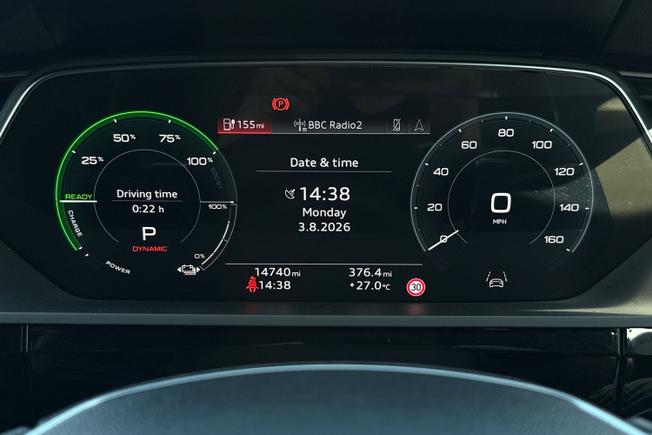 AUDI e-tron Photo 15