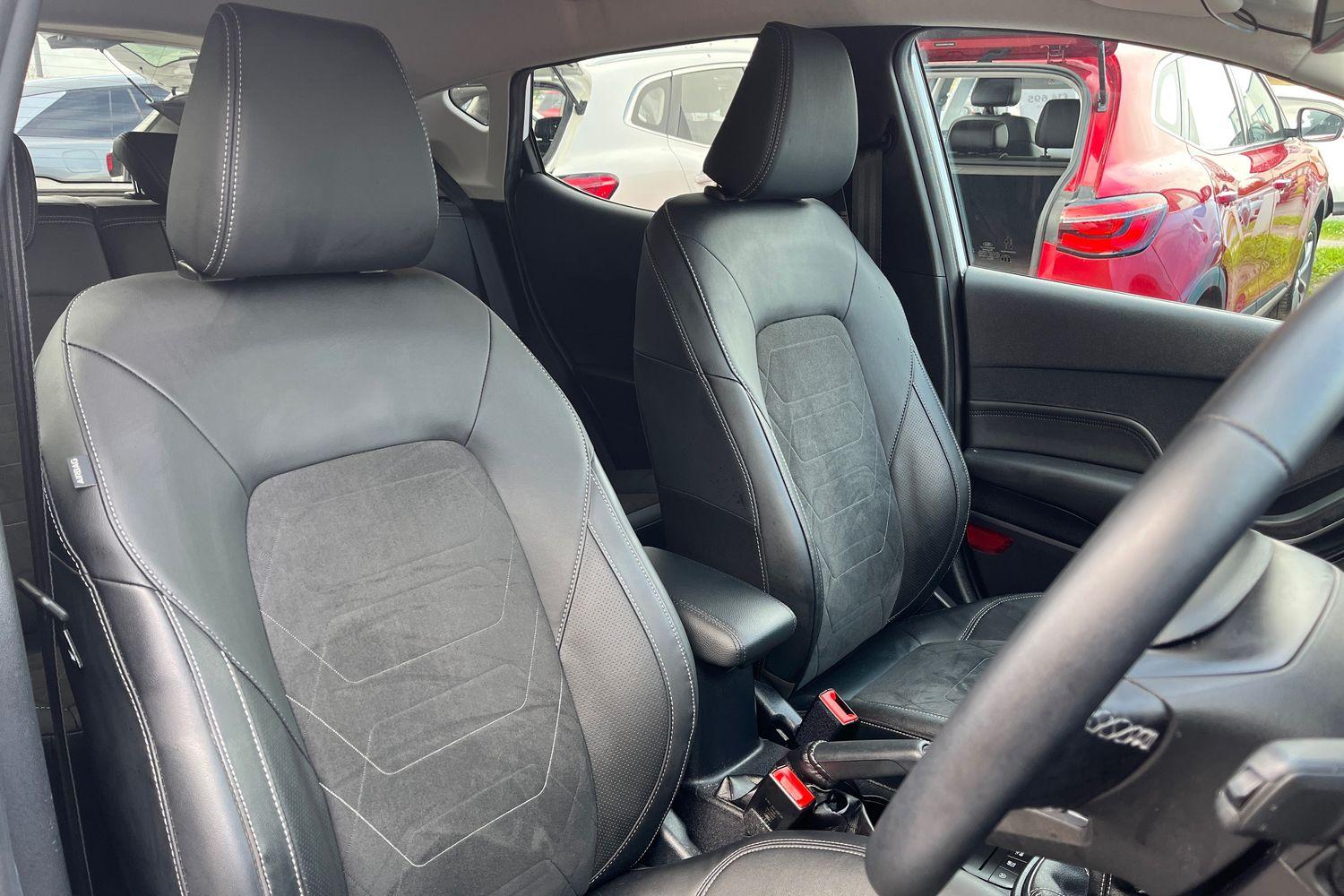 Ford FIESTA Photo 16