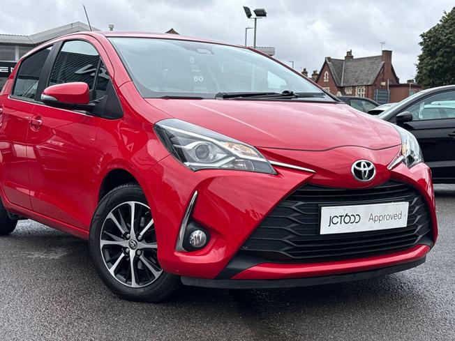 TOYOTA Yaris Photo 24