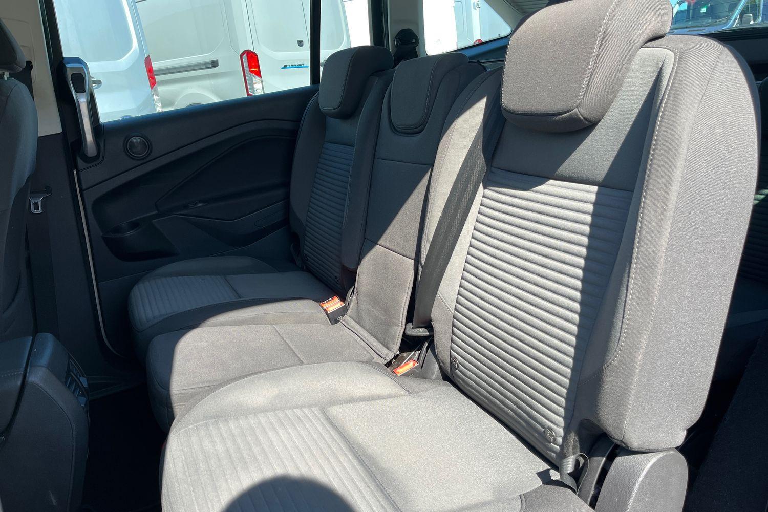 Ford GRAND C-MAX Photo 19