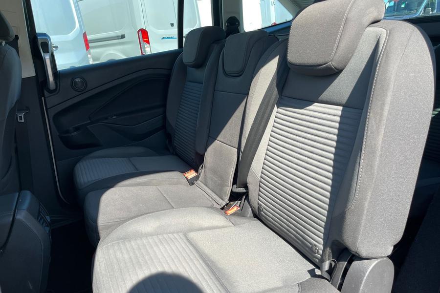 Ford GRAND C-MAX Photo autoimg-859574f237bfd32124ed0af064897c8b7fcf467d.jpg