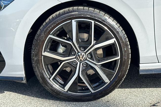 VOLKSWAGEN Golf Photo 21