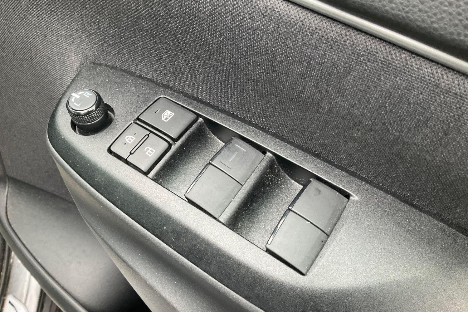 Toyota YARIS CROSS Photo 15