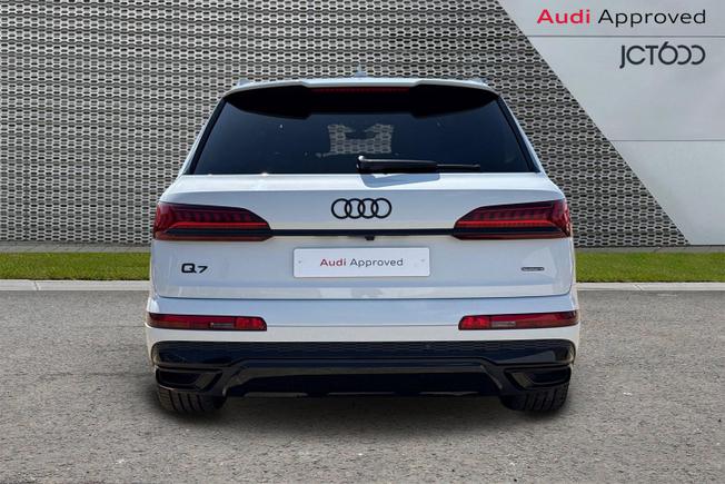 AUDI Q7 Photo 7