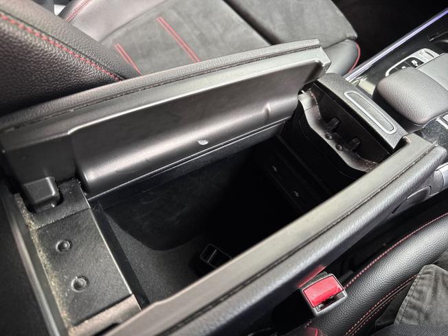 MERCEDES-BENZ Glb Photo 57
