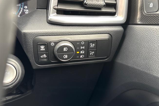 VOLKSWAGEN Amarok Photo 25