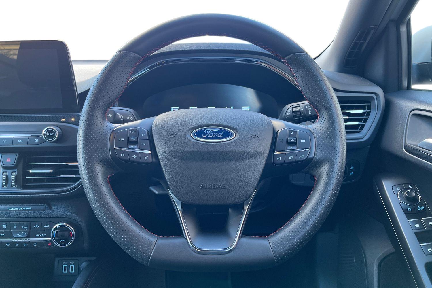 Ford FOCUS Photo 10