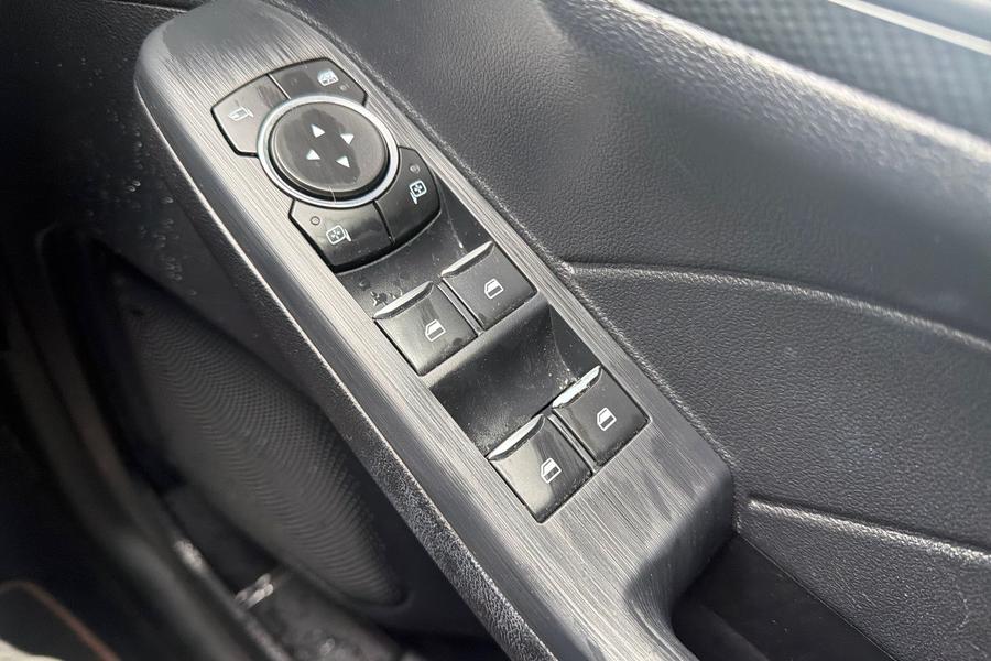 Ford KUGA Photo autoimg-85b364cd37993823469bf22f92c85b0b70b51bb8.jpg