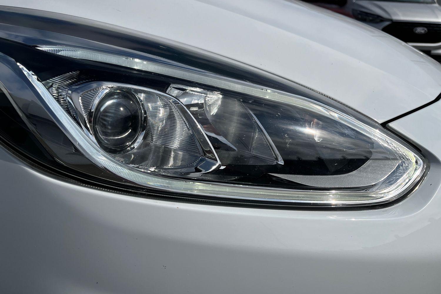 Ford FIESTA Photo 34