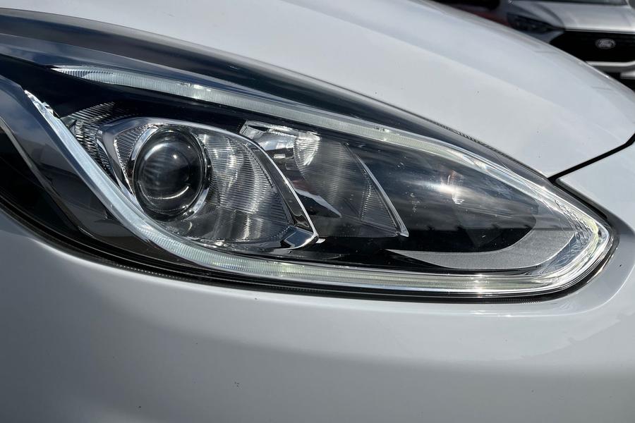 Ford FIESTA Photo autoimg-85b580b2453378287b1d2319b9b1f684a47aa3f8.jpg