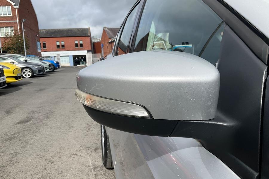Ford KUGA Photo autoimg-85bd0ab9921e7441cb5ae275021698c6e4fcda5b.jpg