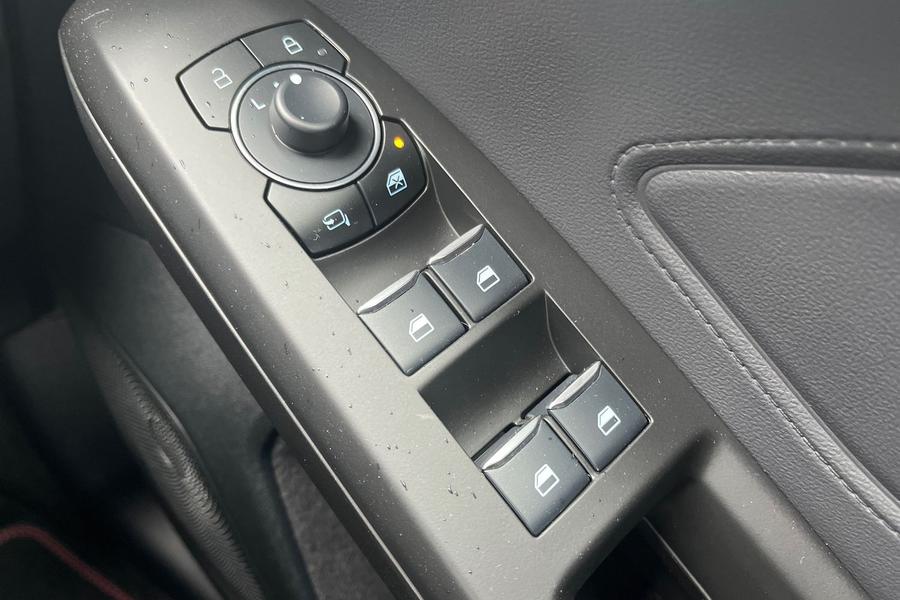 Ford FOCUS Photo autoimg-85bea0b23e349cd2623cabbe1b1bca05f70189b8.jpg