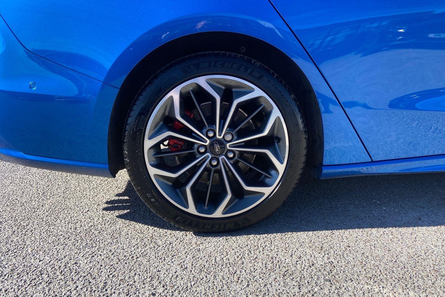 Ford FOCUS Photo 31