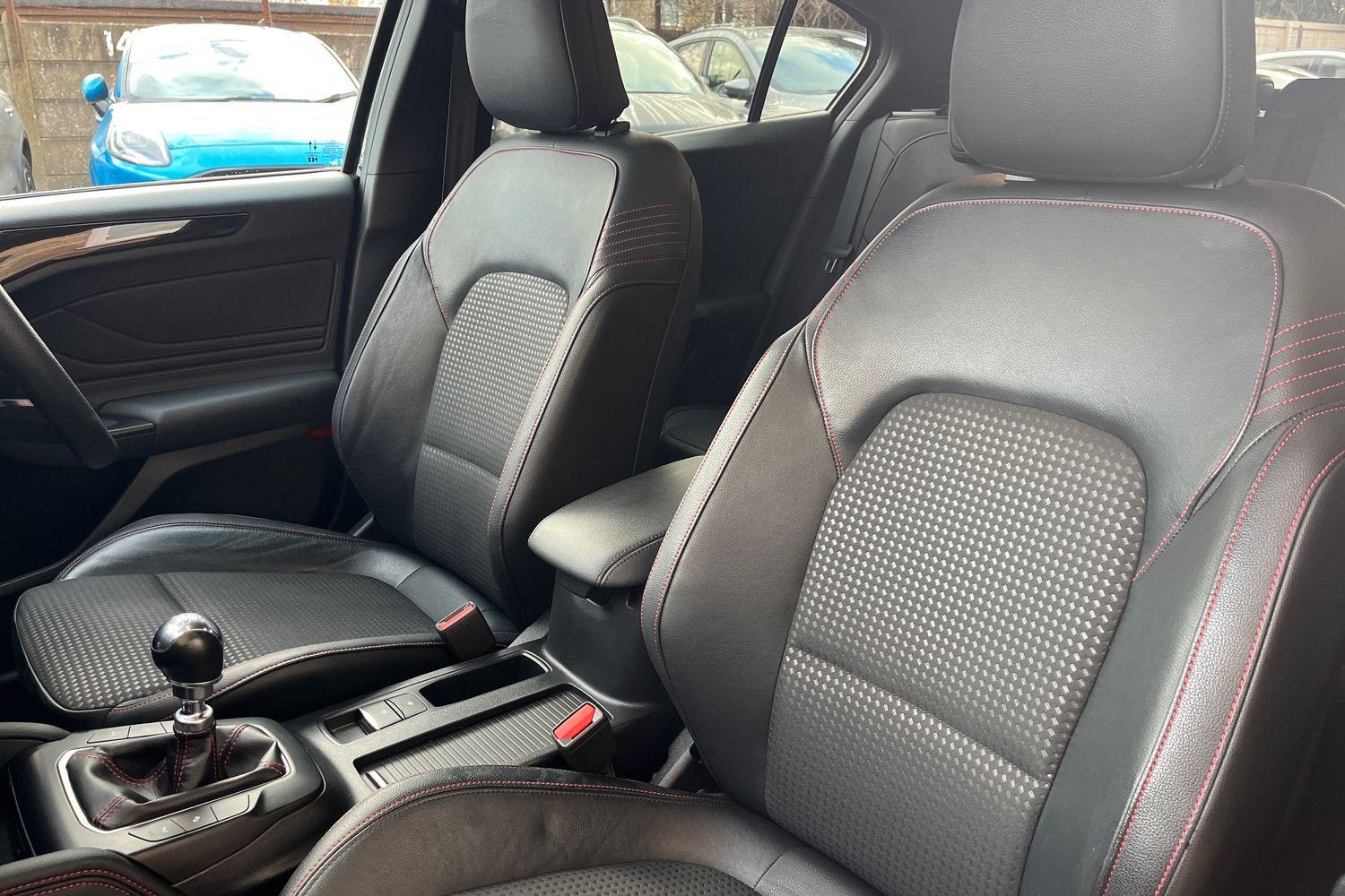 Ford FOCUS Photo 18