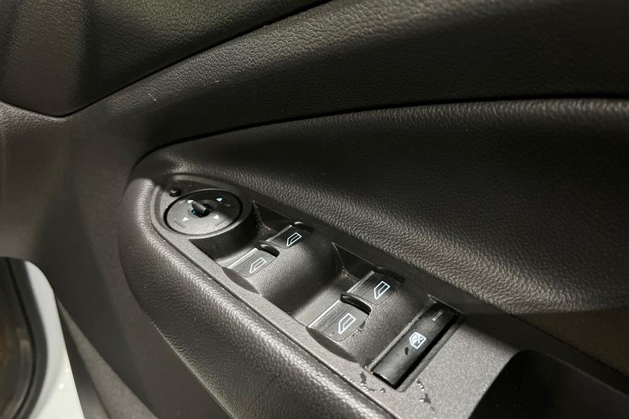 Ford KUGA Photo autoimg-85ca2e325065f045953521dea1af359d54f2c34c.jpg