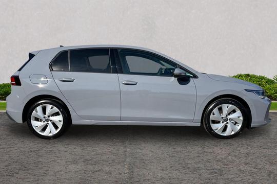Volkswagen Golf Photo autoimg-85cade27d58d4c6f7046a7c300f4c14117b8ac87.jpg